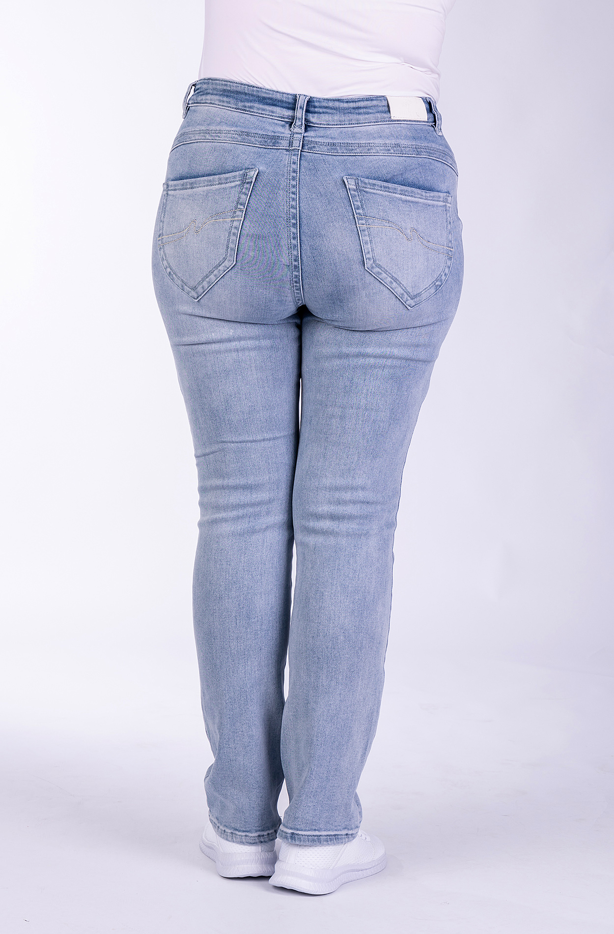 Lily T529X Straight Fit