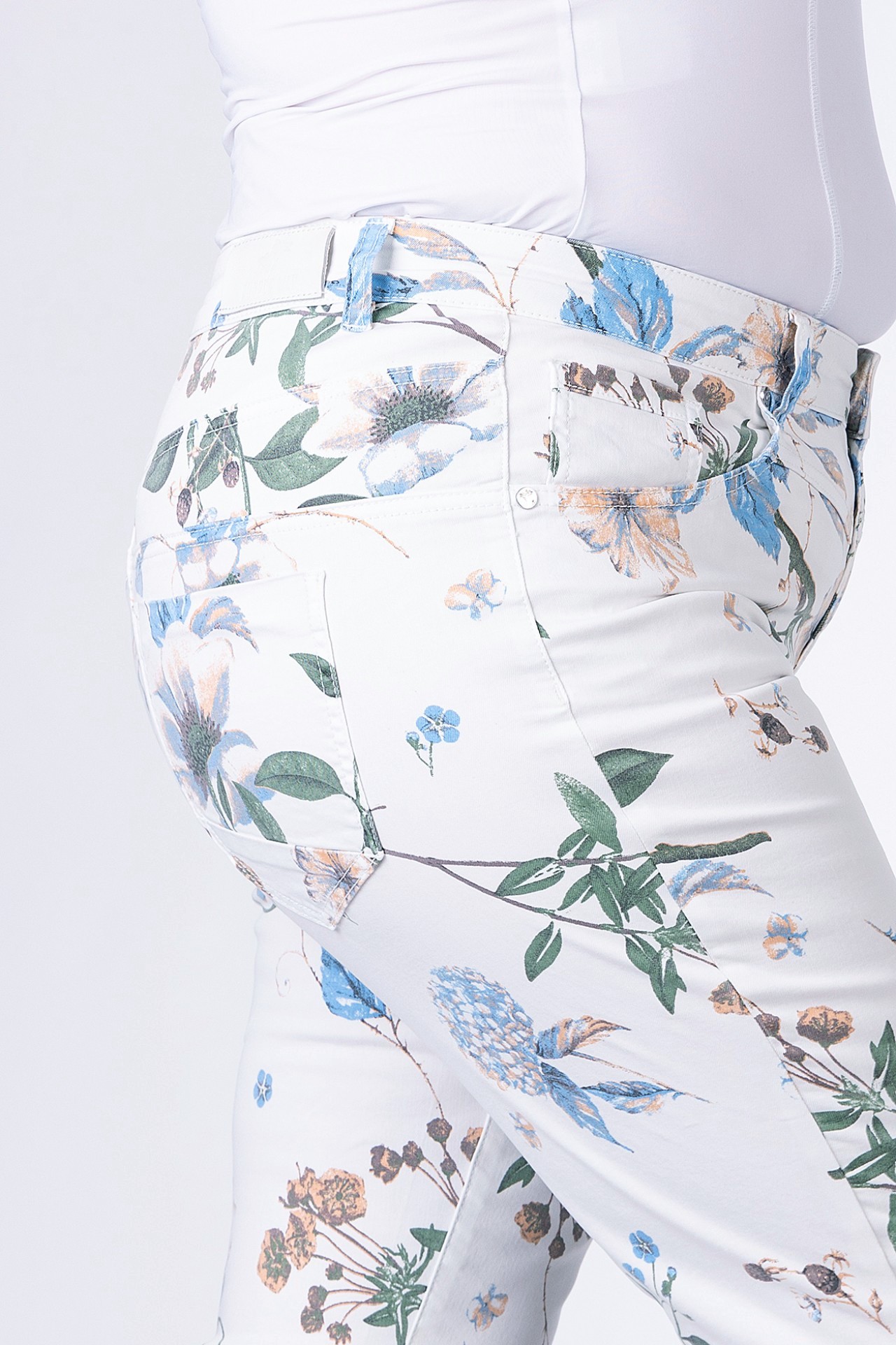 Slim-Fit-Jeans 57Iris, 7/8 mit Blumendruck