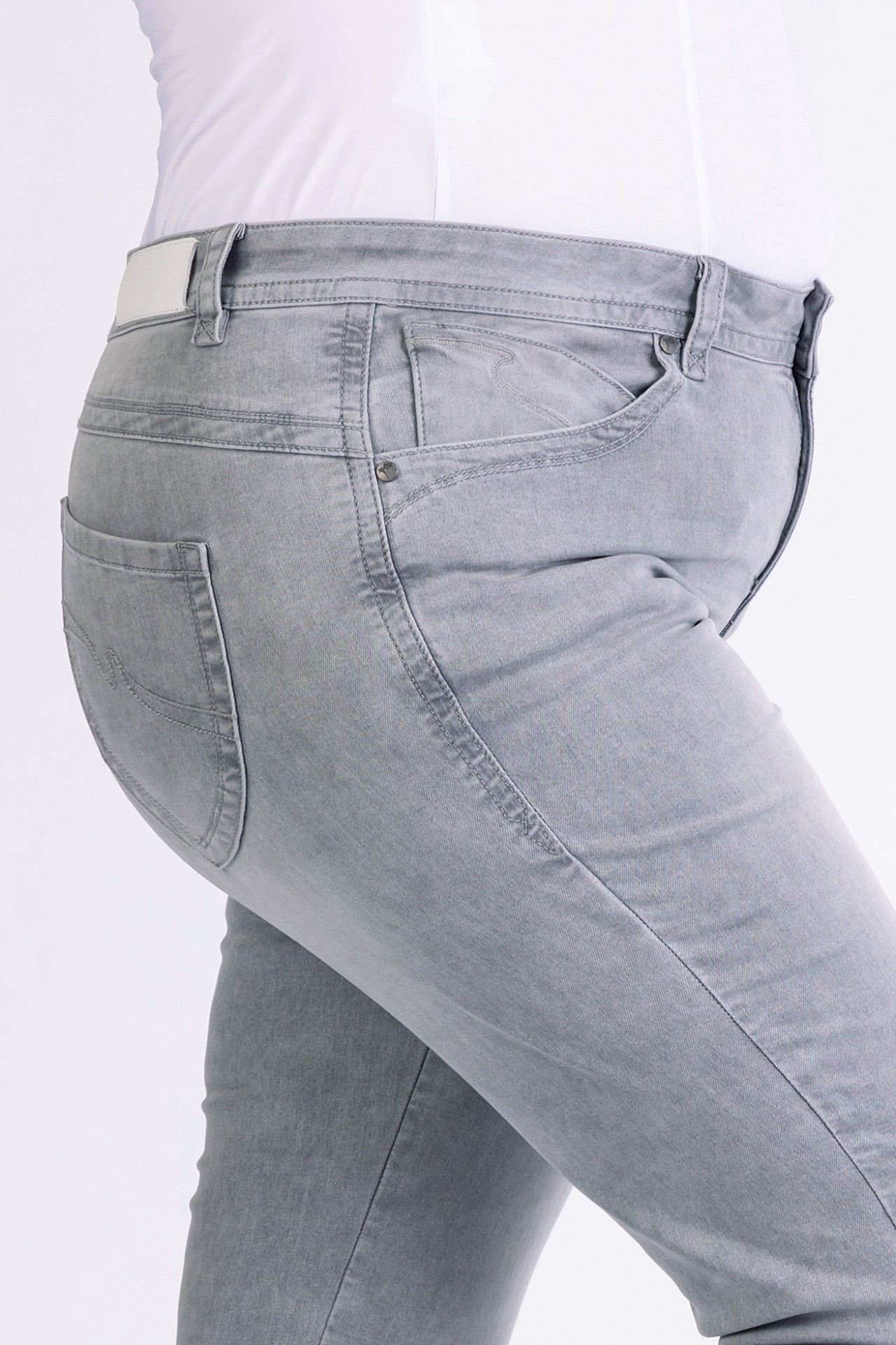 Straight-Fit-Jeans 57Lily 
